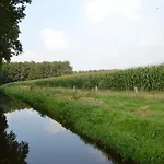 In Near Hambroek 度假居 *