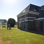In Near Hambroek *
