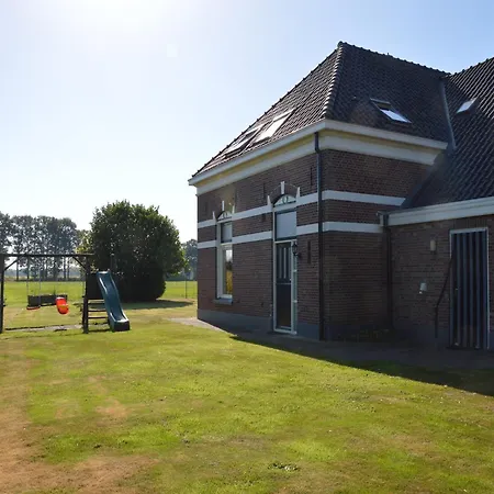 In Near Hambroek *