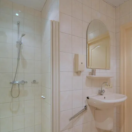 In Near Hambroek Haarlo