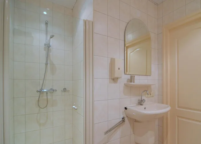 In Near Hambroek Haarlo